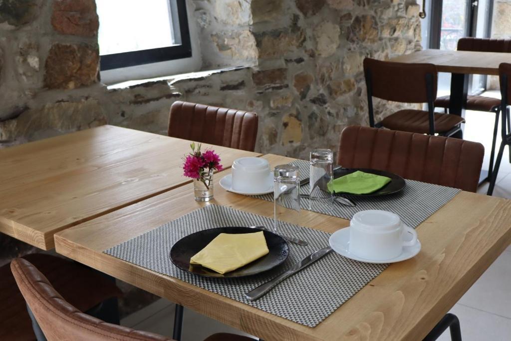 Le Relais De Porz Morvan Plomodiern Eksteriør billede